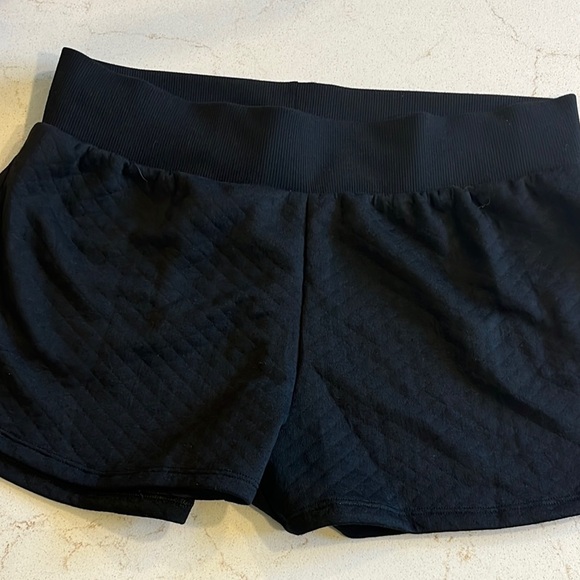 Serra Pants - Serra Black Athletic Shorts Lightweight Performance Design